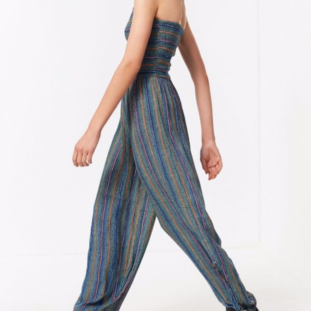 NWT Urban Outfitters Strapless Smocked Jumpsuit - Picture 5 of 7